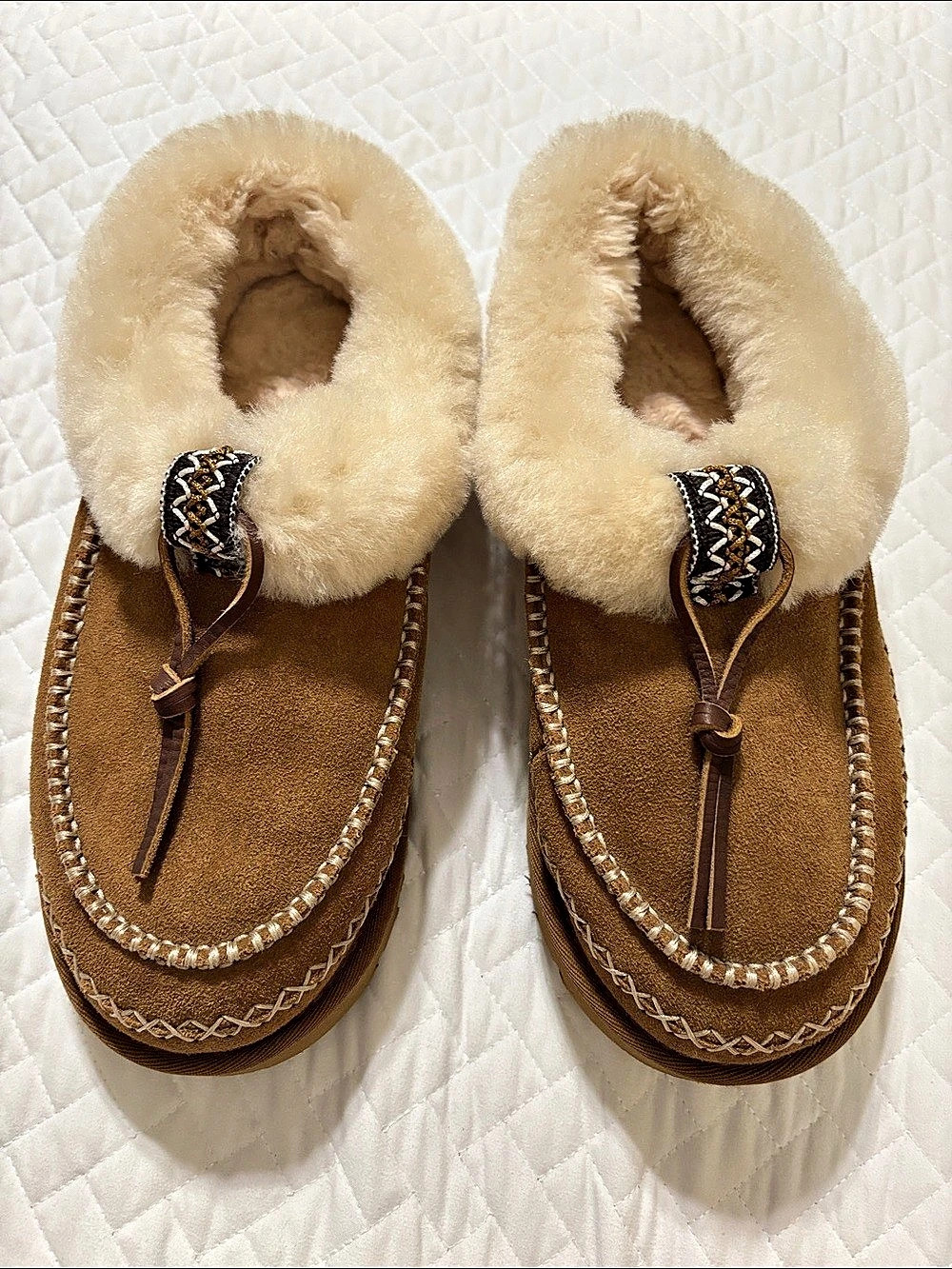 Like New Women’s UGG Lizzy Moccasin/Slipper In Chestnut/Brown